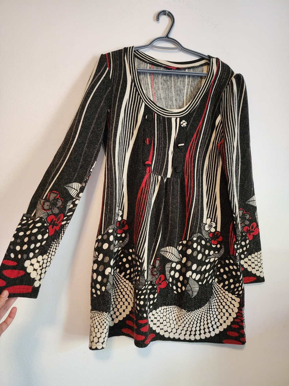 Women's Long Sleeve Scoop Neck Tunic Top Abstract - Black, White & Red